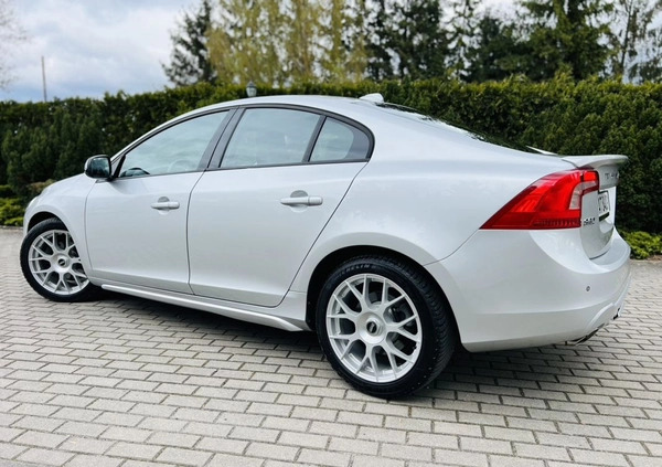 Volvo S60 cena 38900 przebieg: 209000, rok produkcji 2011 z Karlino małe 781